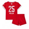 Baby Fußballbekleidung Bayern Munich Thomas Muller #25 Heimtrikot 2022-23 Kurzarm (+ kurze hosen)